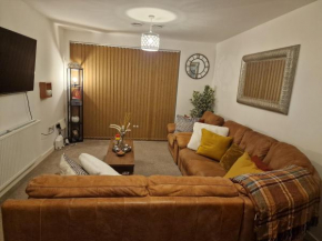 A stunning room in a 2 bed apartments in the heart of Medway